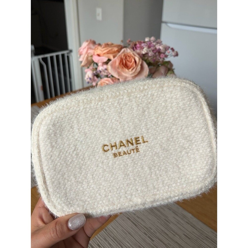 Chanel makeup bag pouch 2024 Holiday - NEW